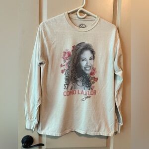 Selena Como La Flor Graphic Sweatshirt